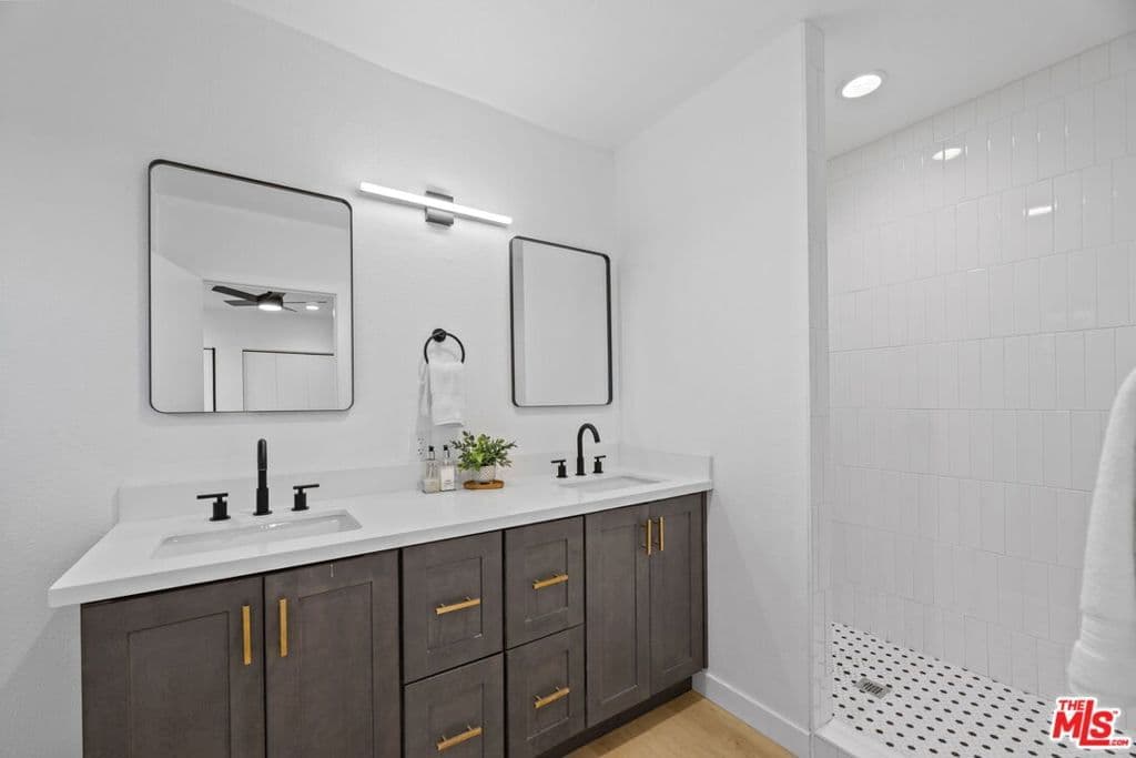 Residential in Los Angeles — Photos 11