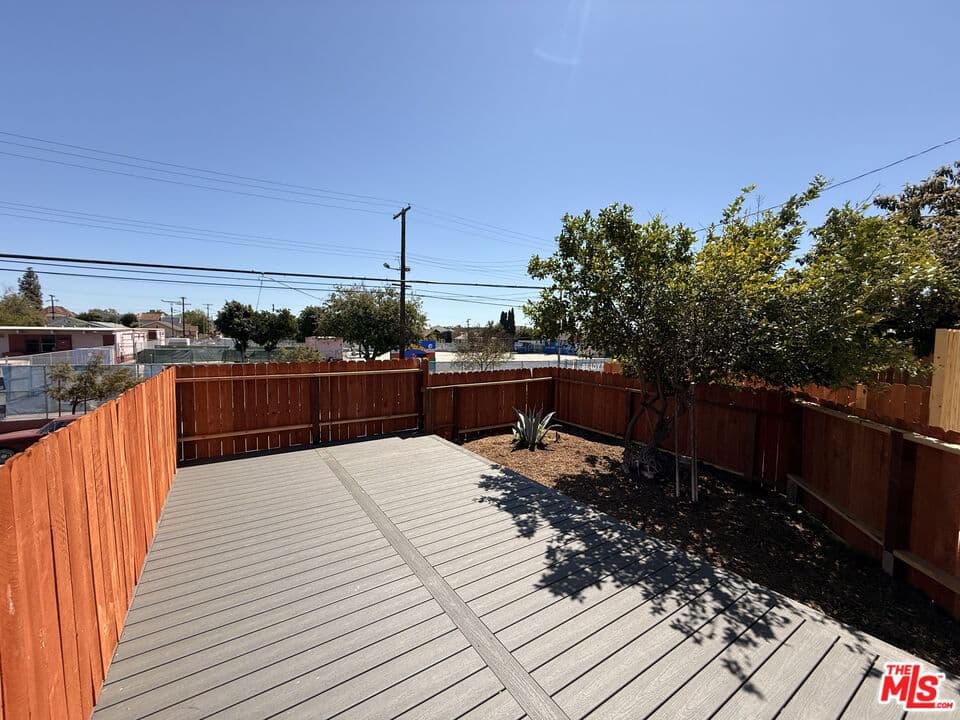 Residential in Los Angeles — Photos 14