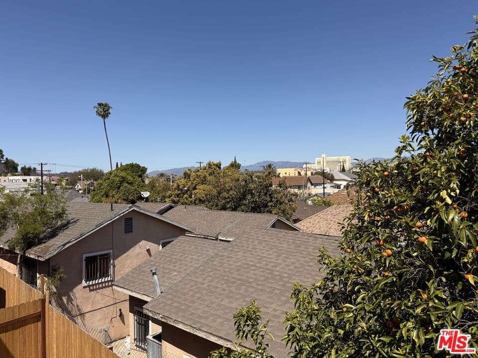 Residential in Los Angeles — Photos 17