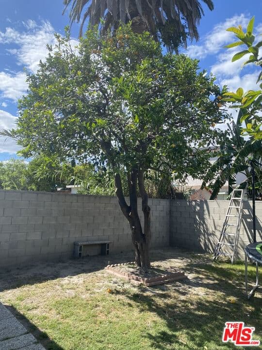 ResidentialIncome in Los Angeles — Photos 16