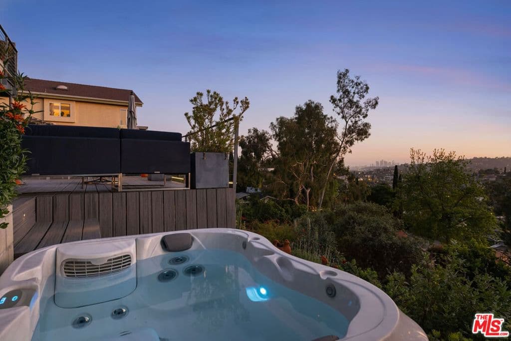 Residential in Los Angeles — Photos 6