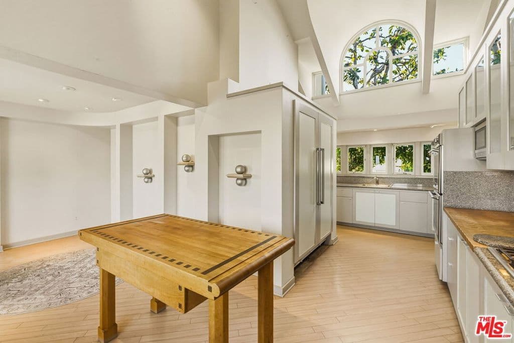 Residential in Los Angeles — Photos 16