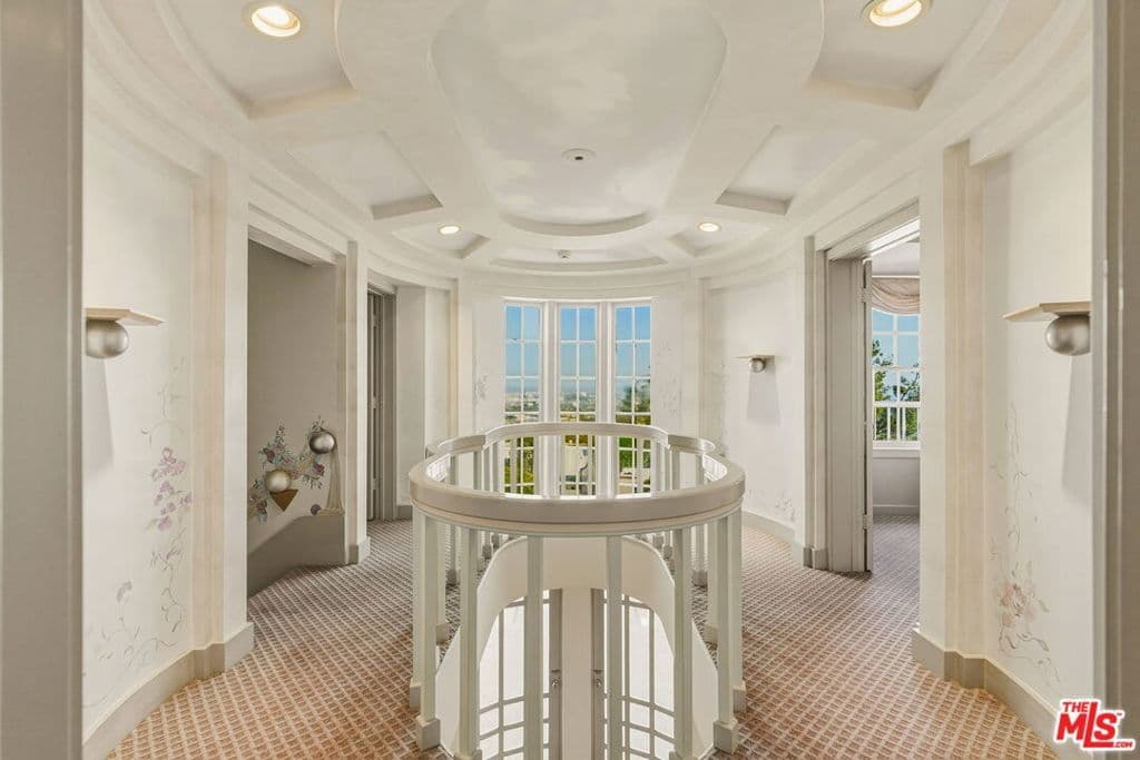 Residential in Los Angeles — Photos 19