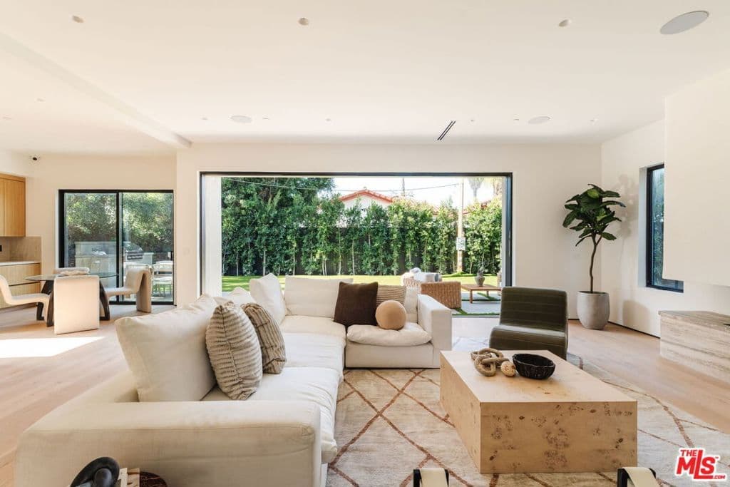 Residential in Los Angeles — Photos 19