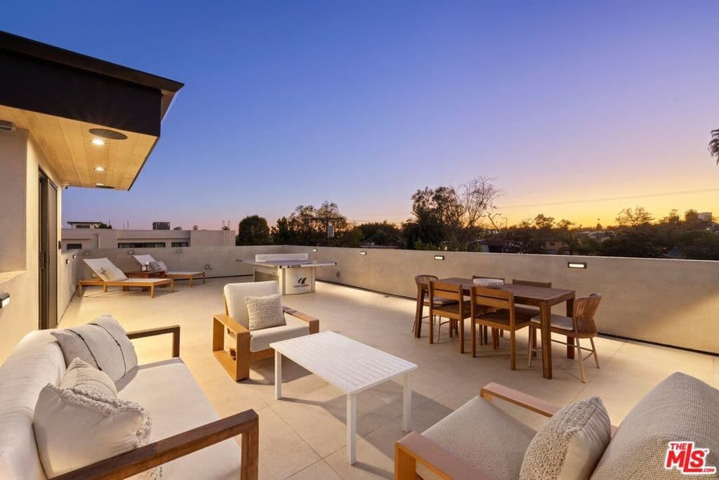 Residential in Los Angeles — Photos 60