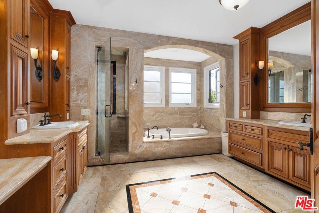 Residential in Los Angeles — Photos 19