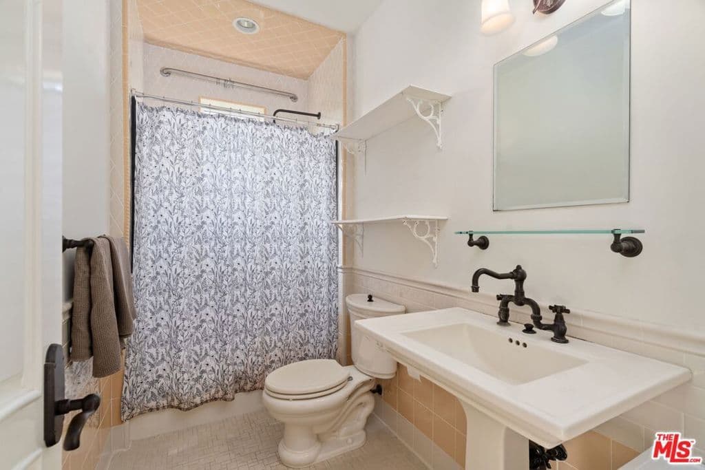 Residential in Los Angeles — Photos 31