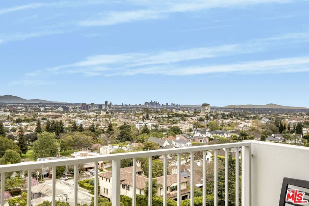 Residential in Los Angeles — Photos 15