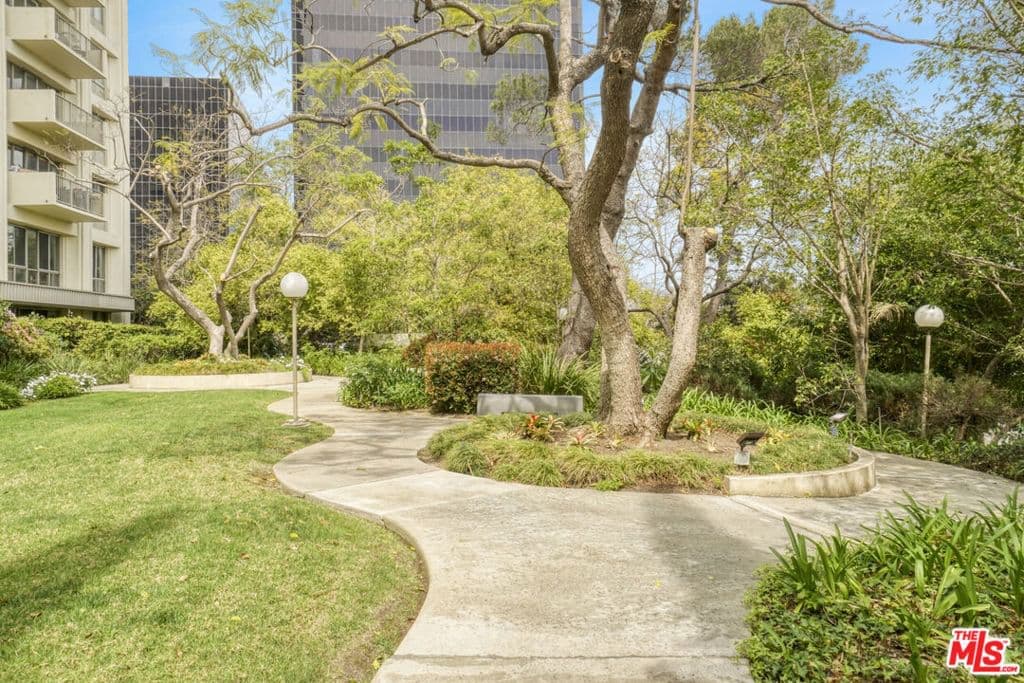 Residential in Los Angeles — Photos 27