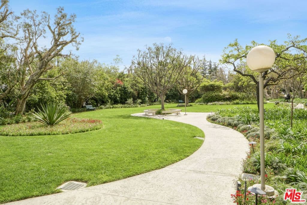 Residential in Los Angeles — Photos 28