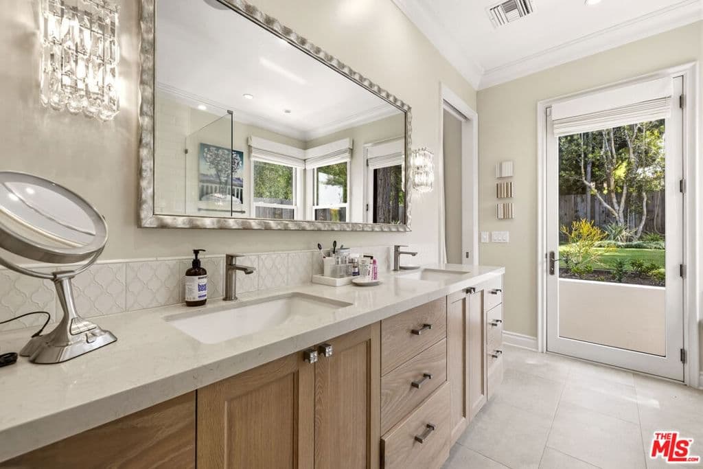 Residential in Los Angeles — Photos 19