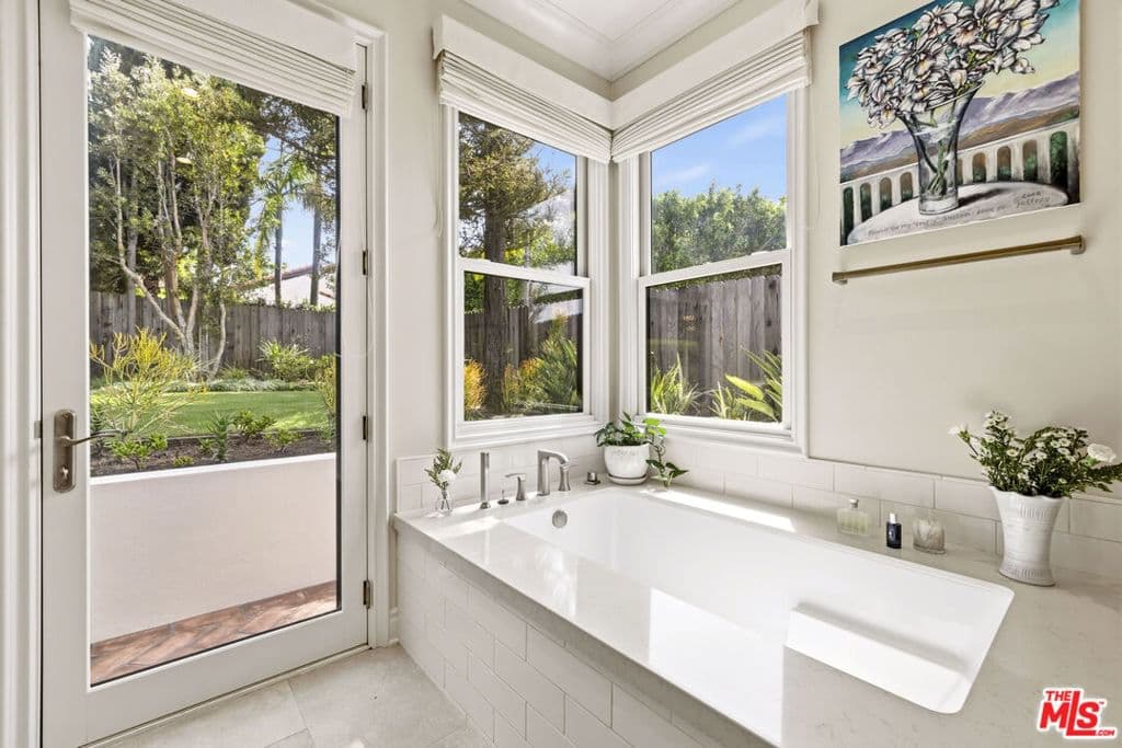 Residential in Los Angeles — Photos 20