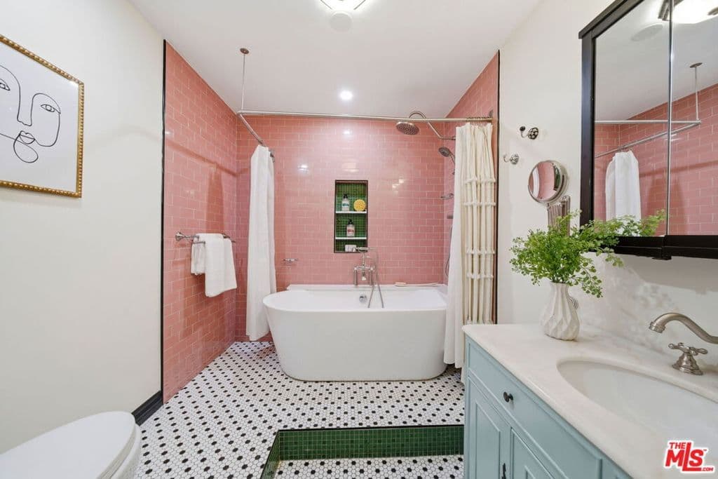 Residential in Los Angeles — Photos 15