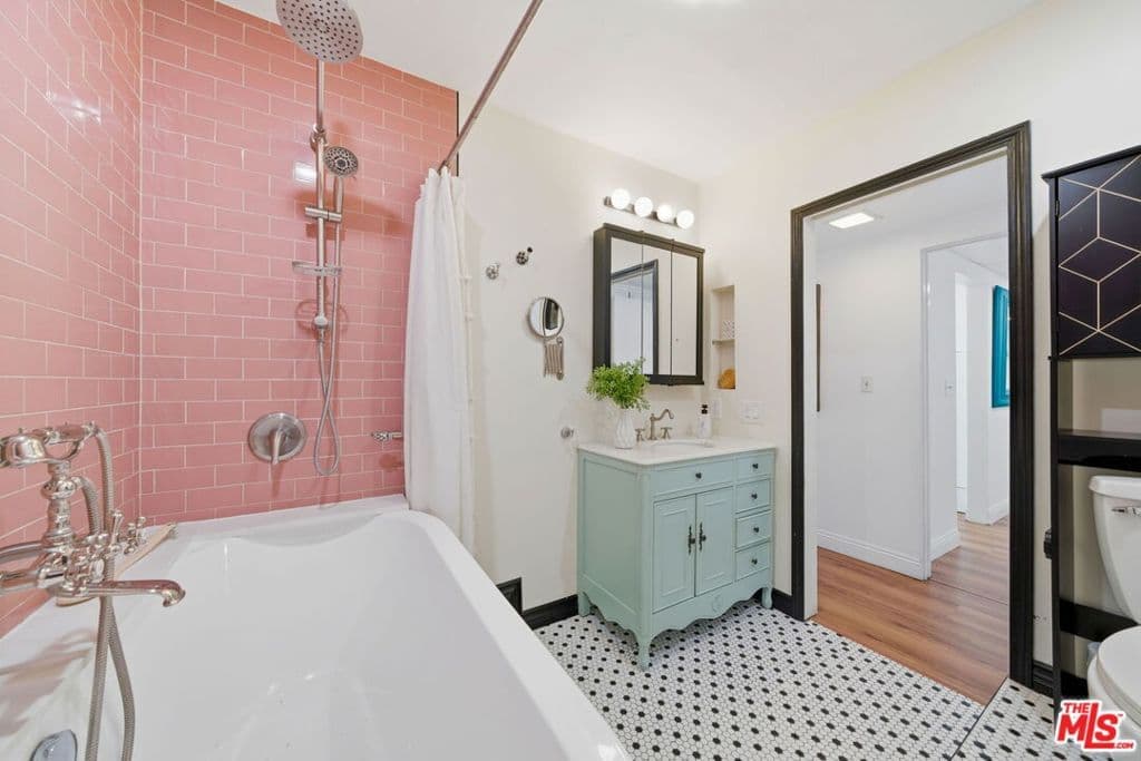 Residential in Los Angeles — Photos 16