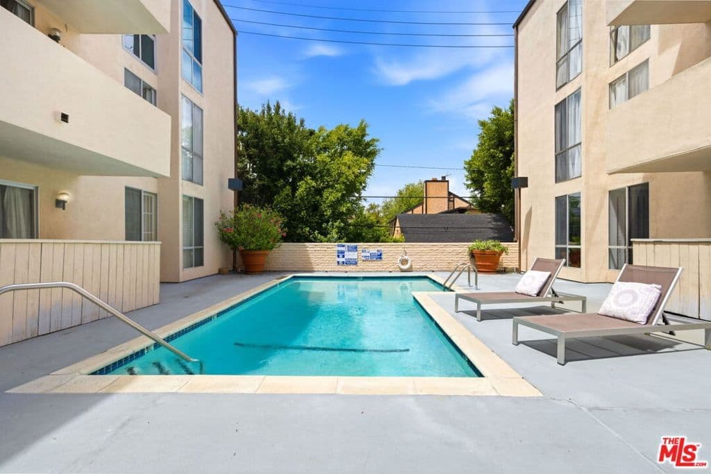 Residential in Los Angeles — Photos 29