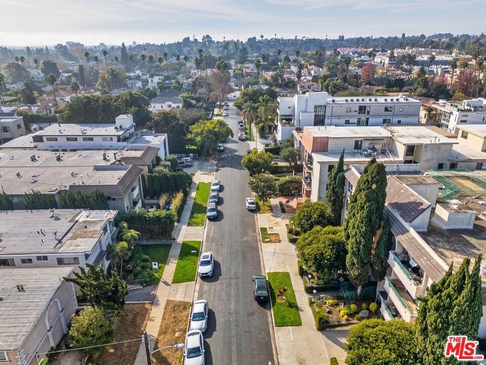 ResidentialIncome in Los Angeles — Photos 10