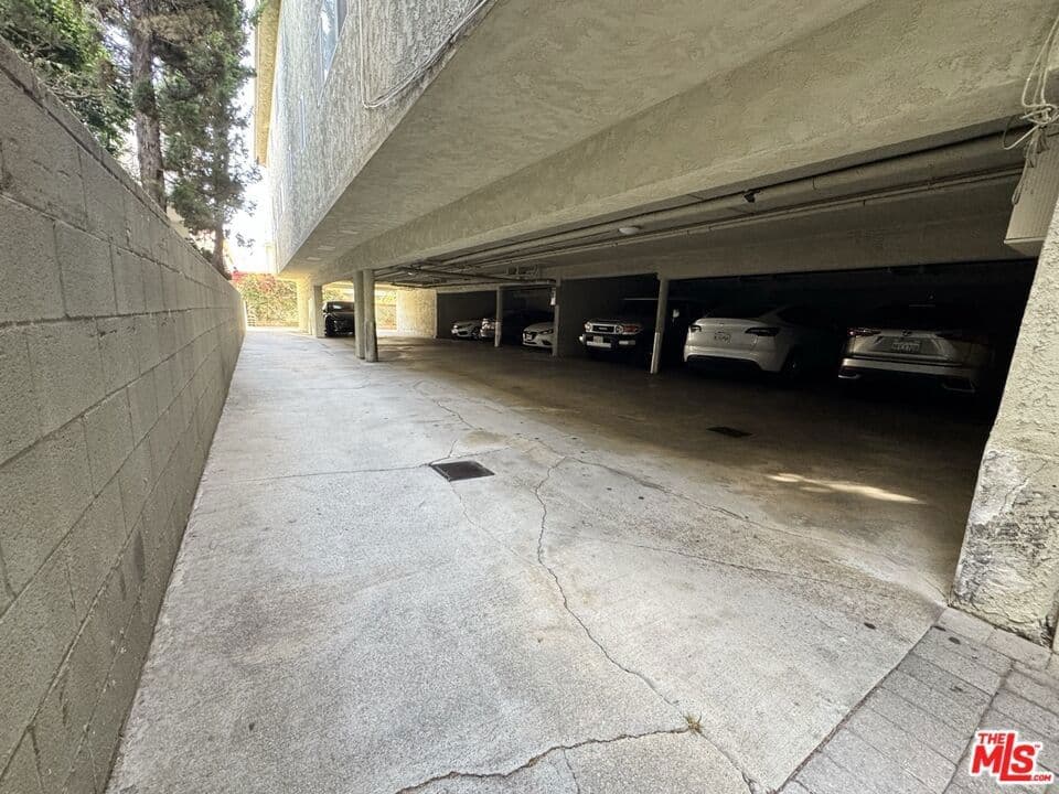 ResidentialIncome in Los Angeles — Photos 15