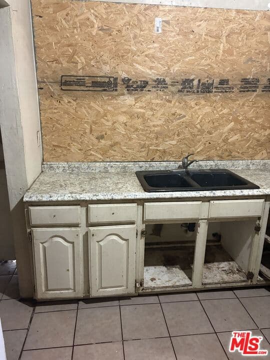 ResidentialIncome in Los Angeles — Photos 12