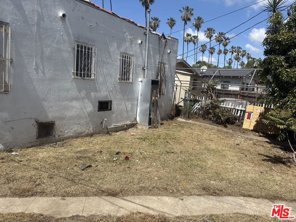 ResidentialIncome in Los Angeles — Photos 24