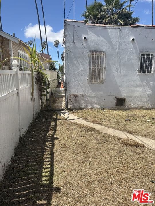 ResidentialIncome in Los Angeles — Photos 25