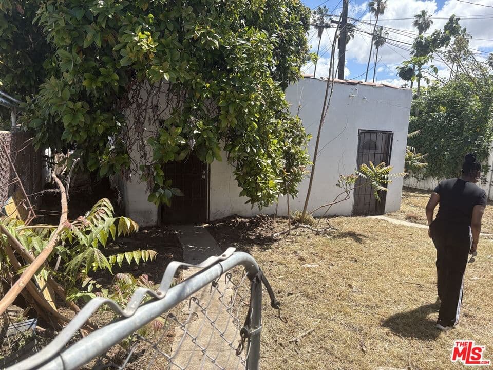 ResidentialIncome in Los Angeles — Photos 26