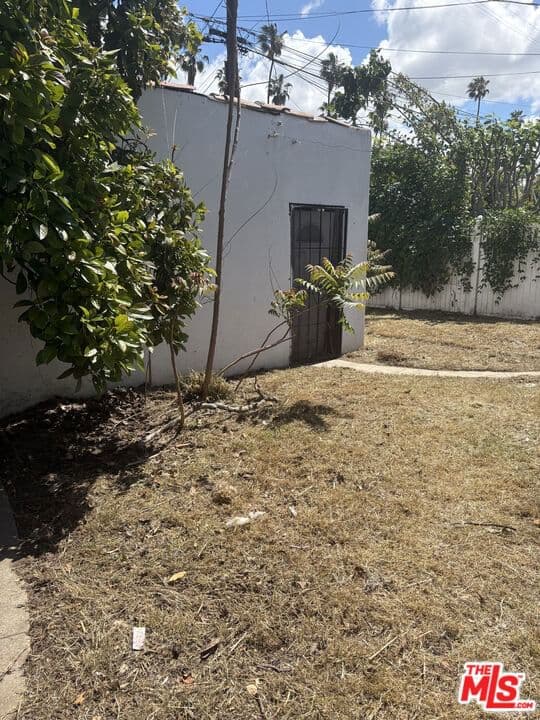 ResidentialIncome in Los Angeles — Photos 27