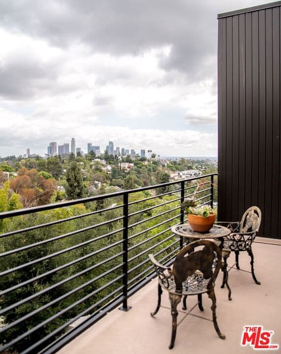 Residential in Los Angeles — Photos 14