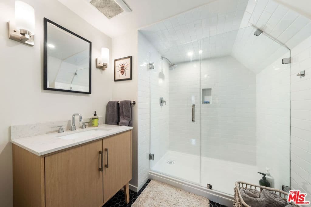 ResidentialIncome in Los Angeles — Photos 27