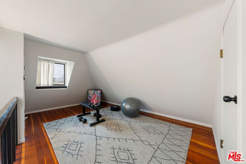 ResidentialIncome in Los Angeles — Photos 28