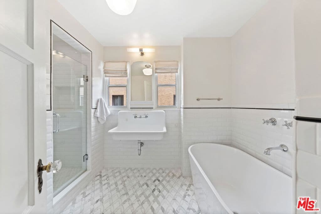 ResidentialIncome in Los Angeles — Photos 39