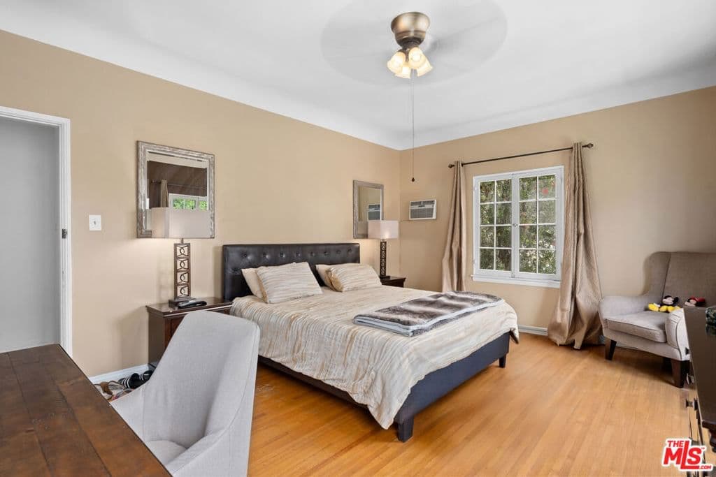 ResidentialIncome in Los Angeles — Photos 48