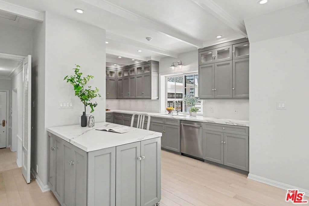 Residential in Los Angeles — Photos 14