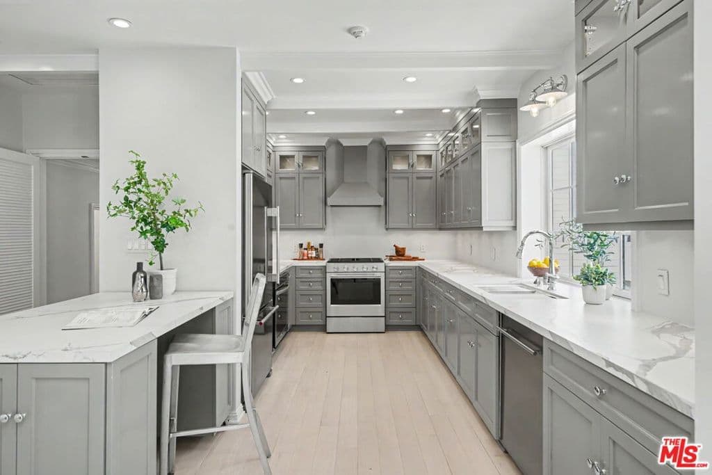 Residential in Los Angeles — Photos 15