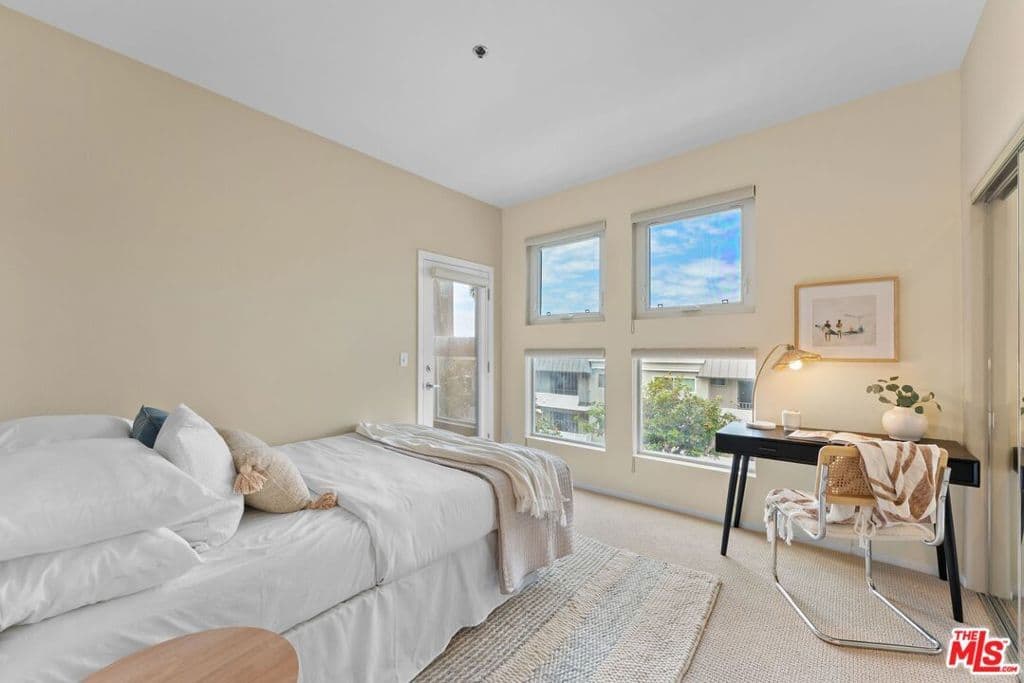 Residential in Los Angeles — Photos 15