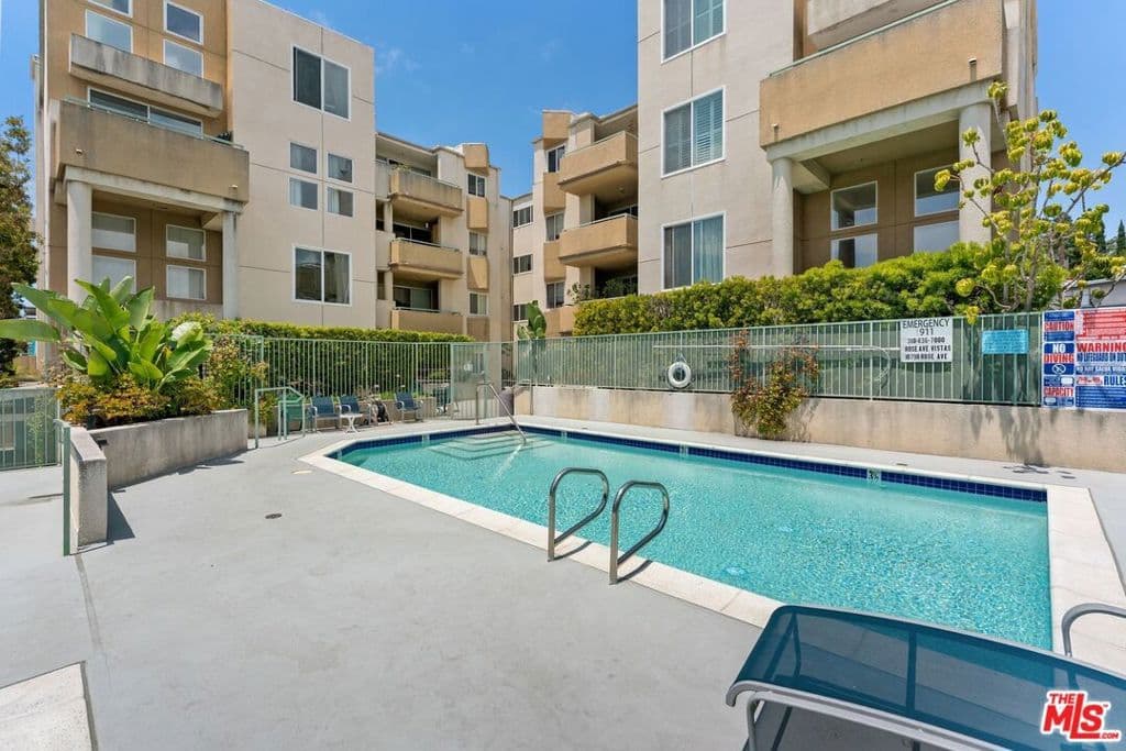 Residential in Los Angeles — Photos 21