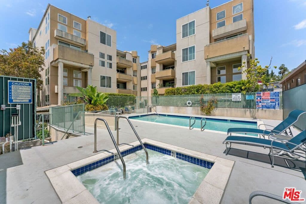 Residential in Los Angeles — Photos 22