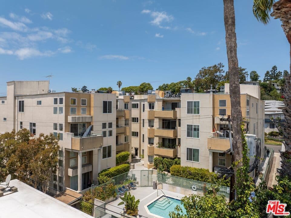 Residential in Los Angeles — Photos 27