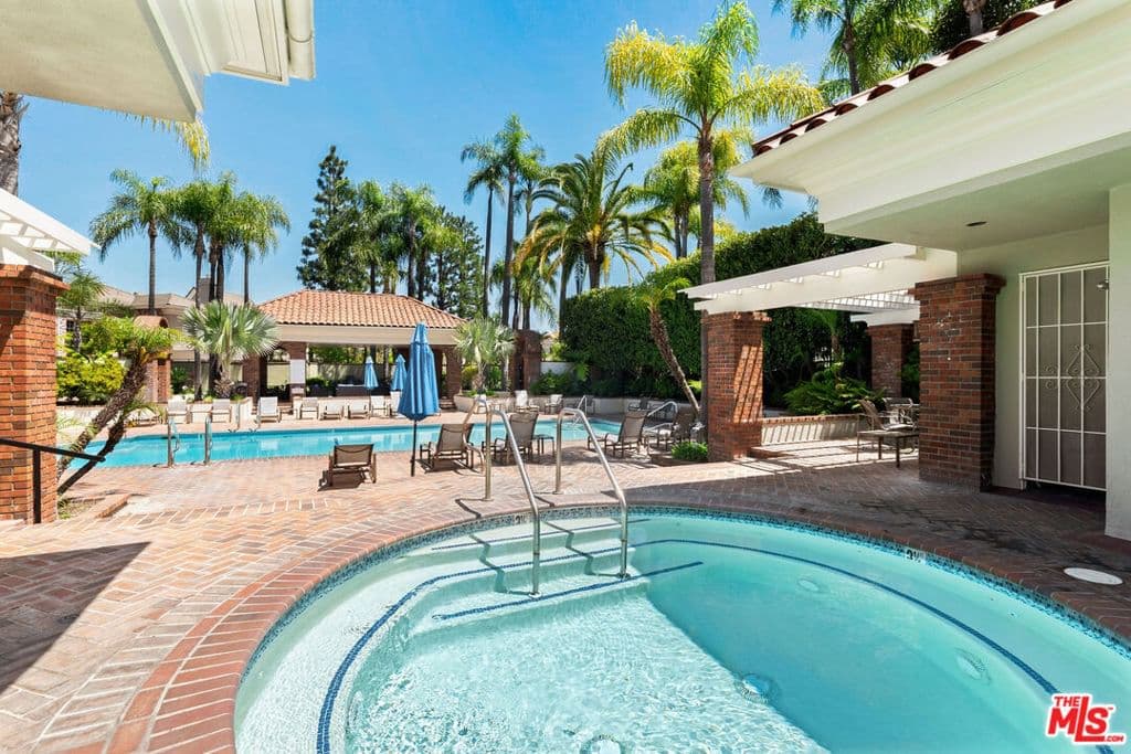 Residential in Los Angeles — Photos 31