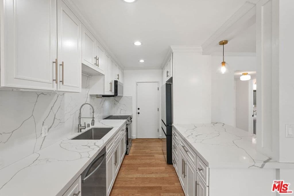 Residential in Los Angeles — Photos 12