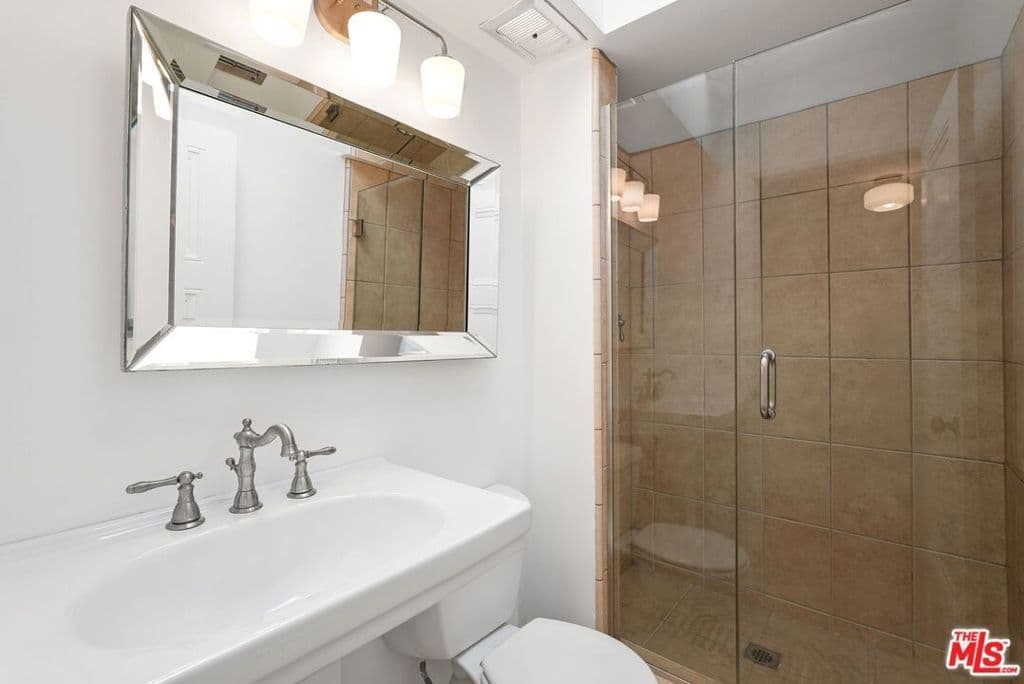 Residential in Los Angeles — Photos 16