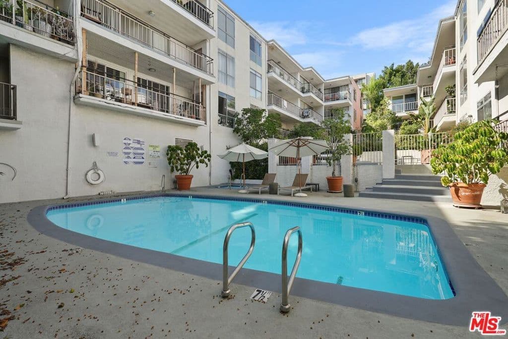 Residential in Los Angeles — Photos 24
