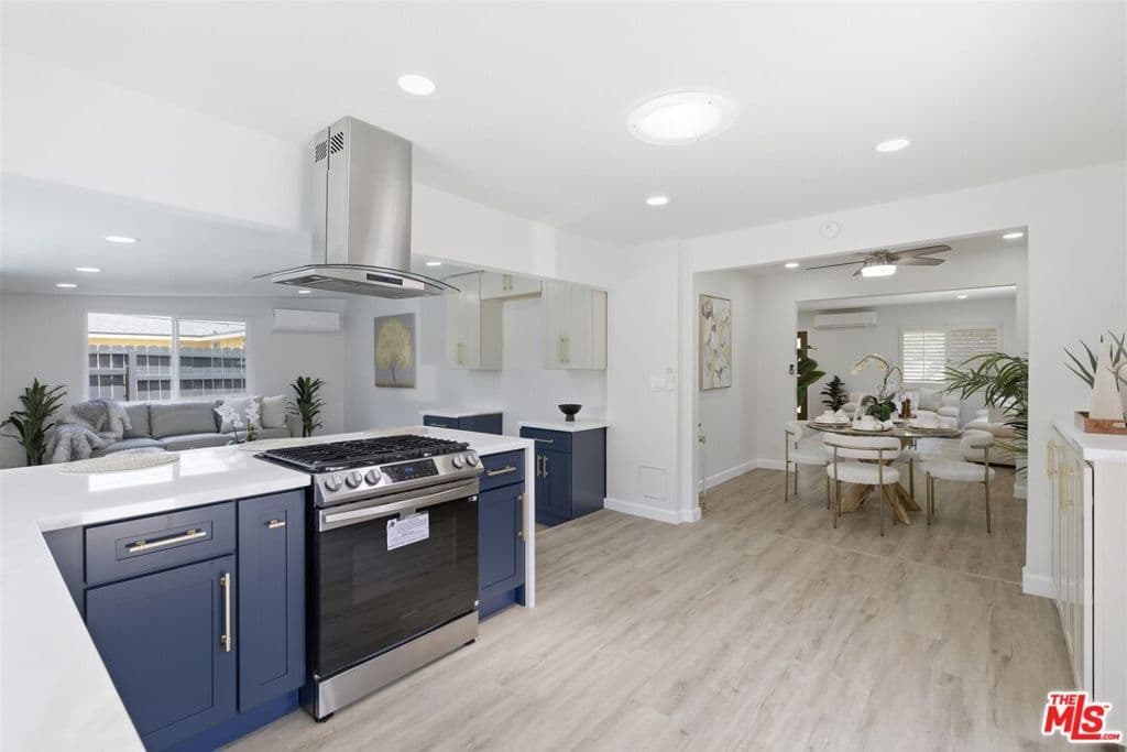 Residential in Los Angeles — Photos 10