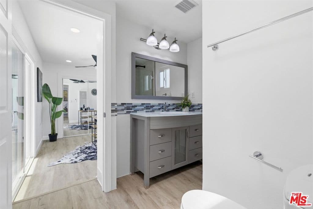 Residential in Los Angeles — Photos 18