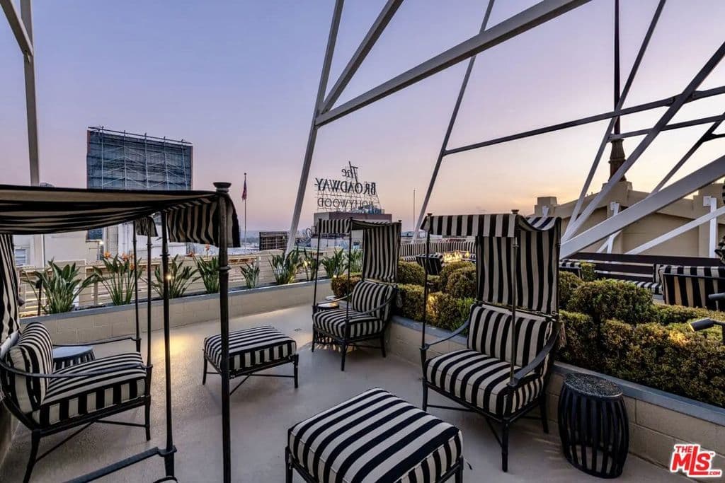 Residential in Los Angeles — Photos 25