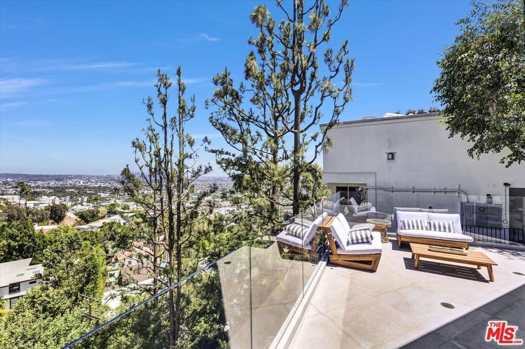 Residential in Los Angeles — Photos 16