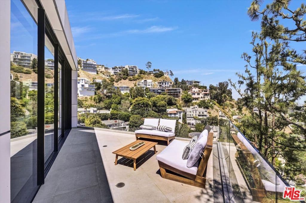 Residential in Los Angeles — Photos 17