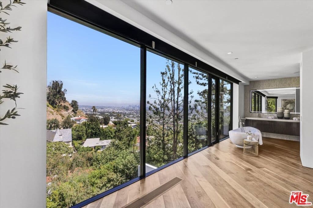 Residential in Los Angeles — Photos 31