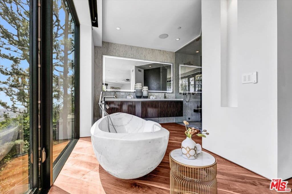 Residential in Los Angeles — Photos 32