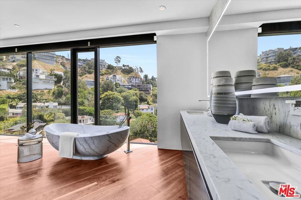 Residential in Los Angeles — Photos 34