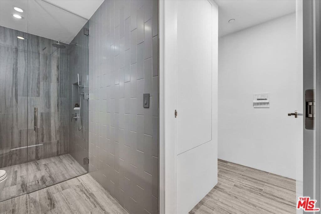 Residential in Los Angeles — Photos 40